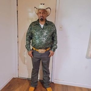 Meet your Posher, Rodrigo